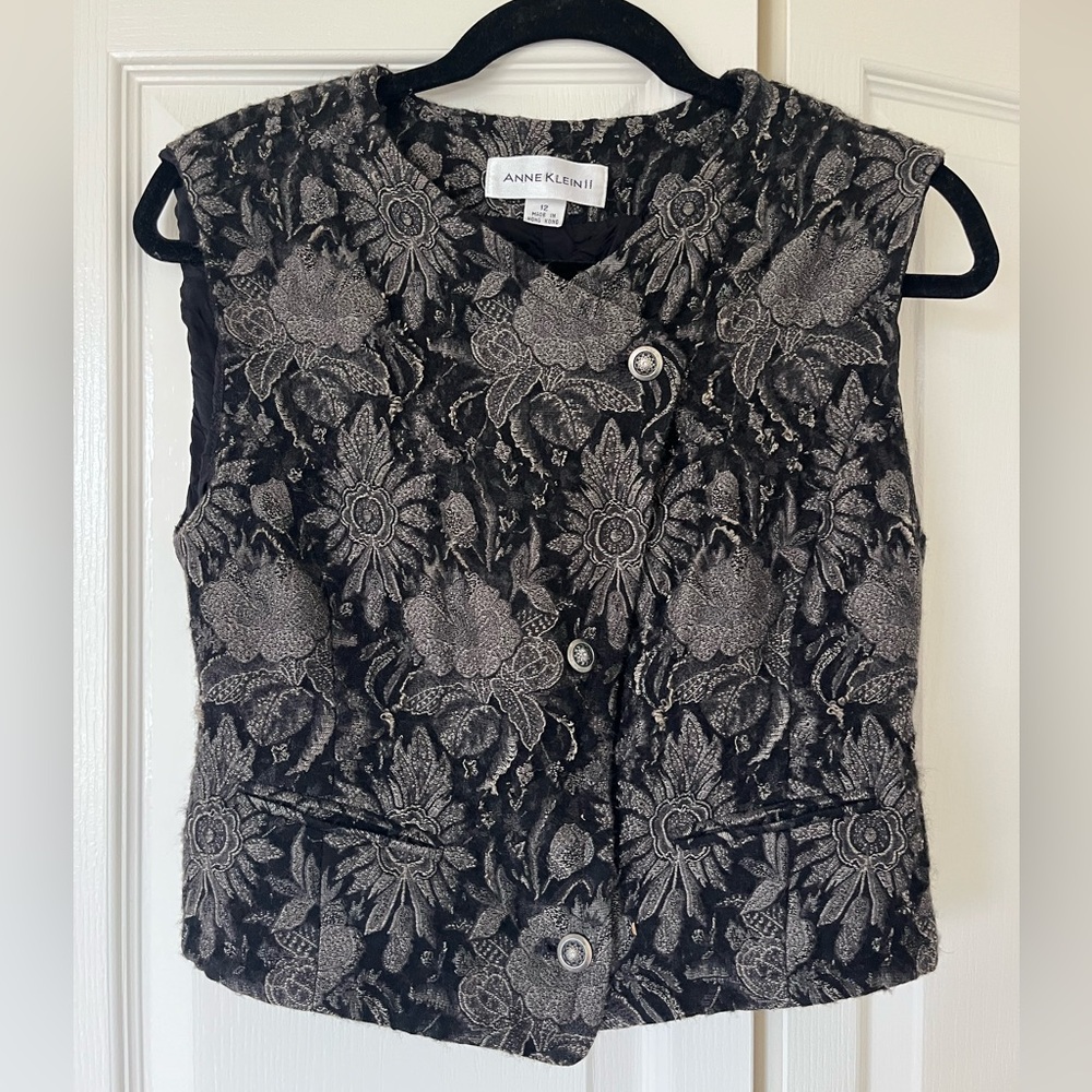 Anne Klein Black and Silver Patterned Vest